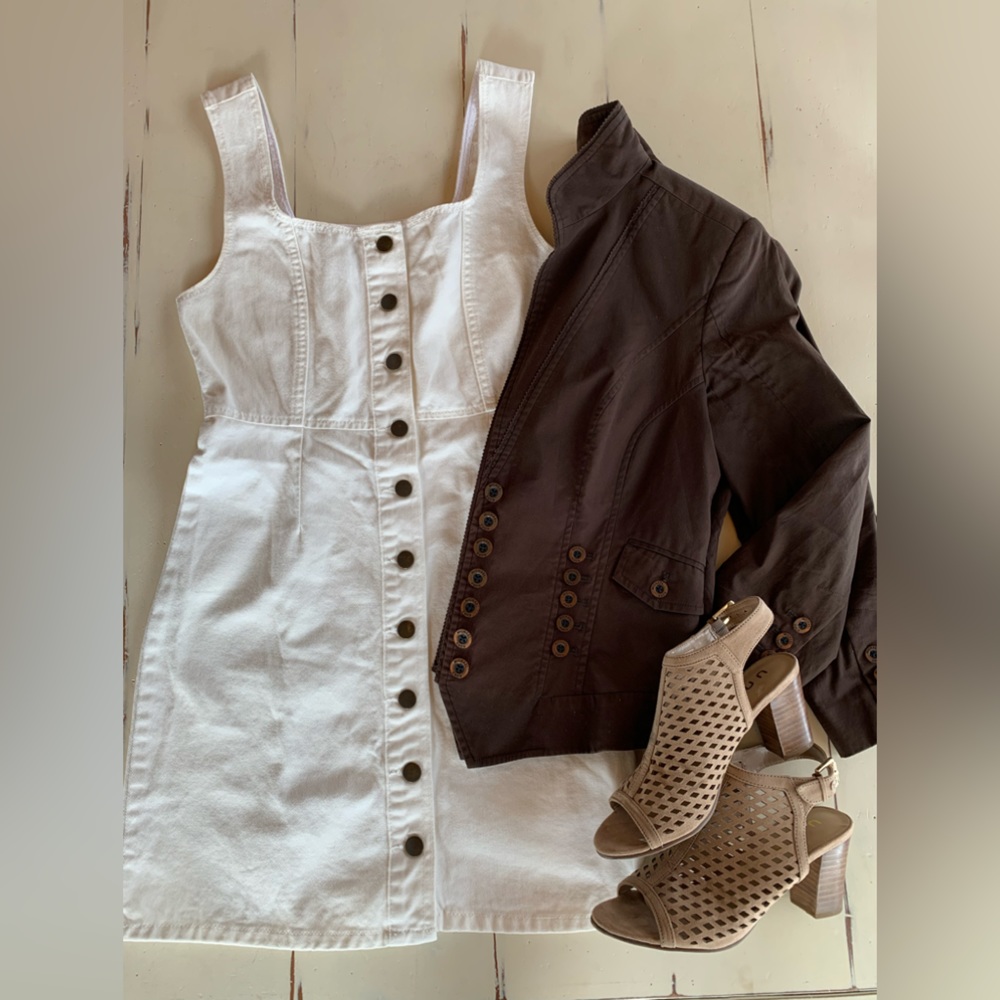 Vintage Michael Kors Brown Blazer with 3/4 sleeves & unique button detail Size 6 - Picture 3 of 11